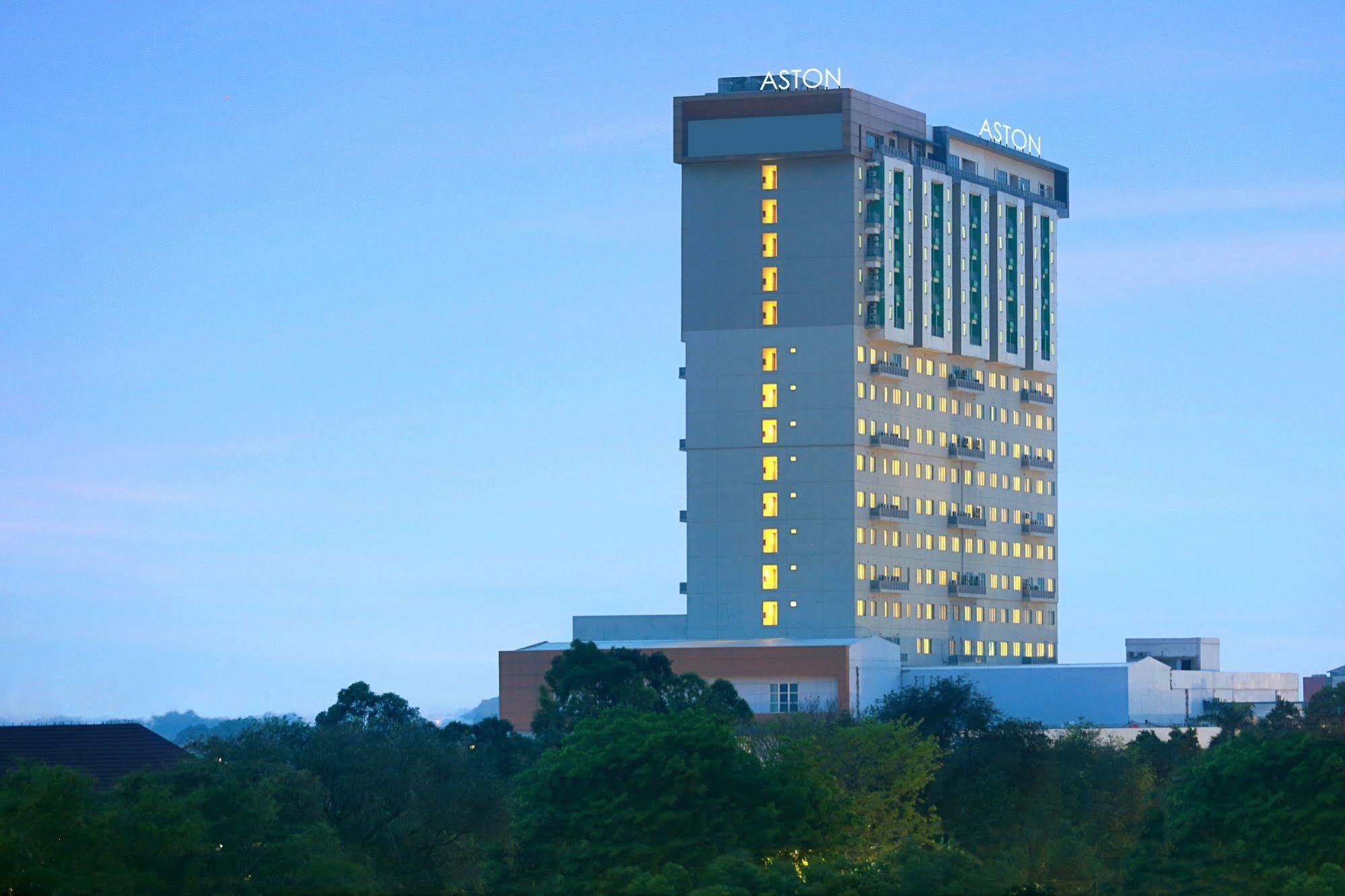 Aston Solo Hotel Exteriér fotografie